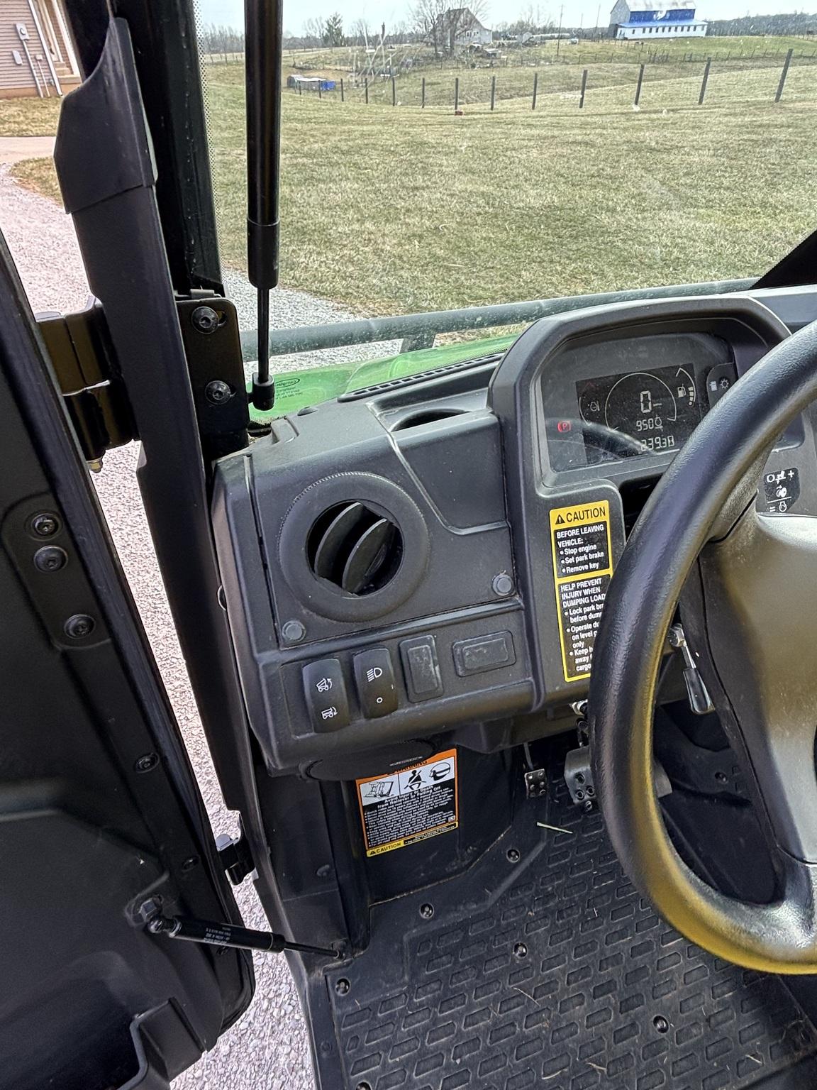 2020 John Deere XUV 835M Image