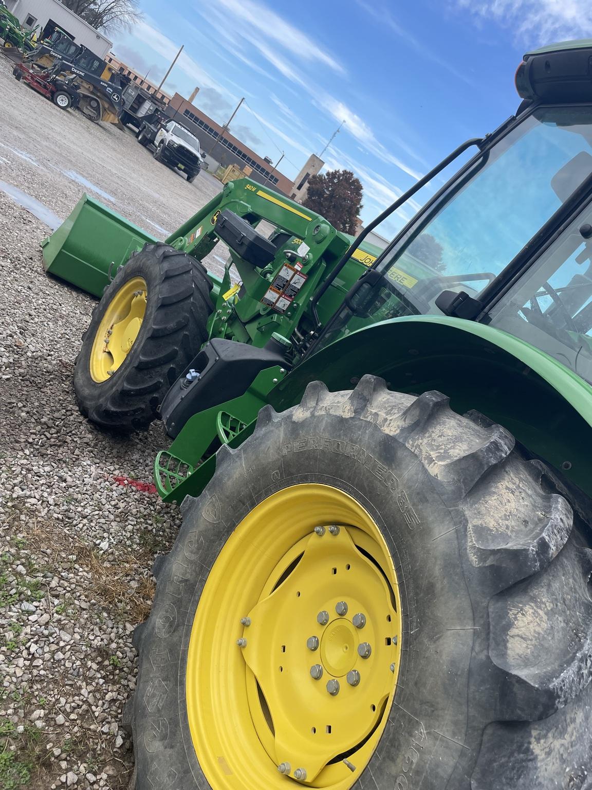 2019 John Deere 5100E Image