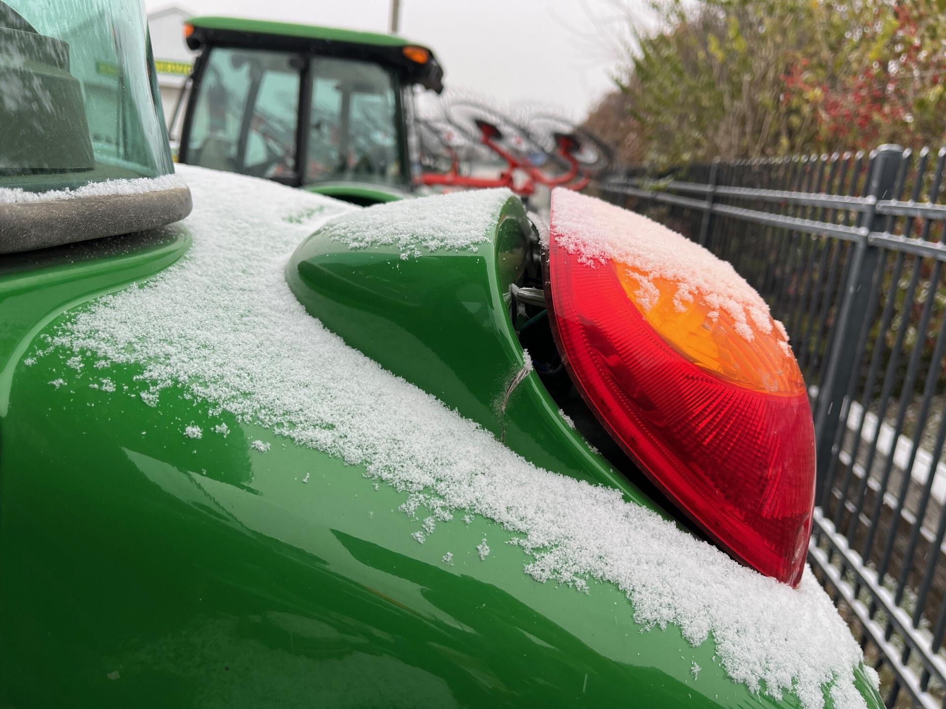 2019 John Deere 5100E Image