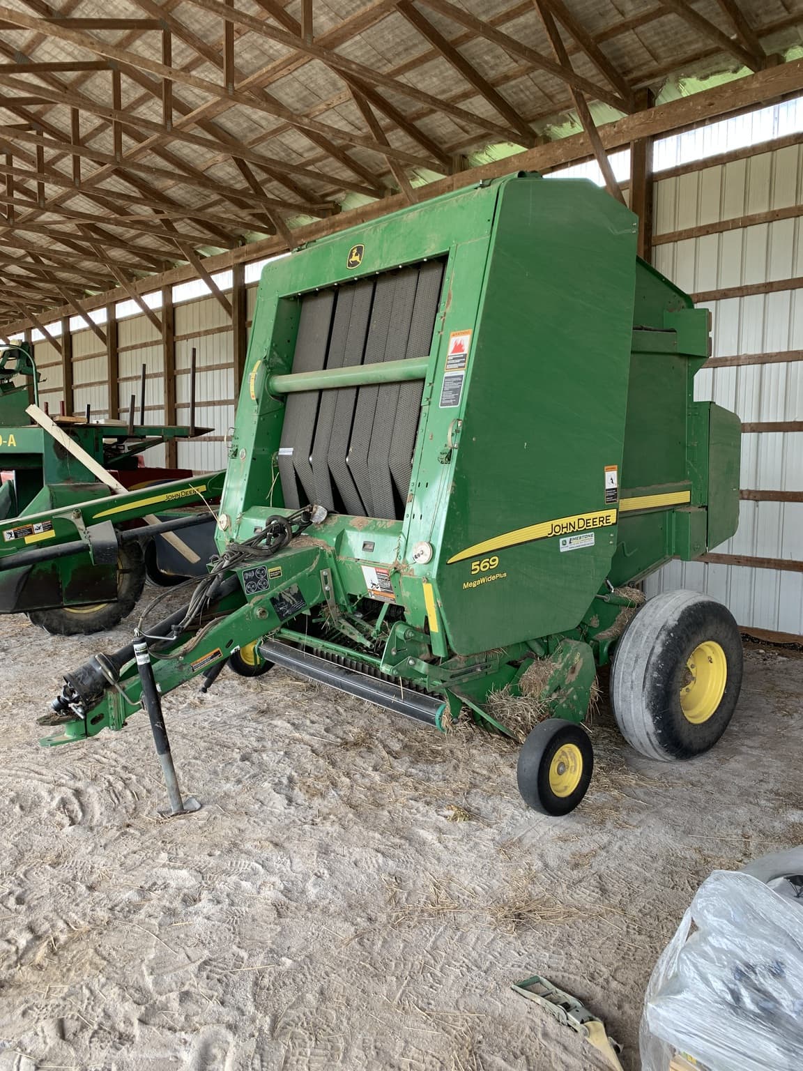 2013 John Deere 569 Image