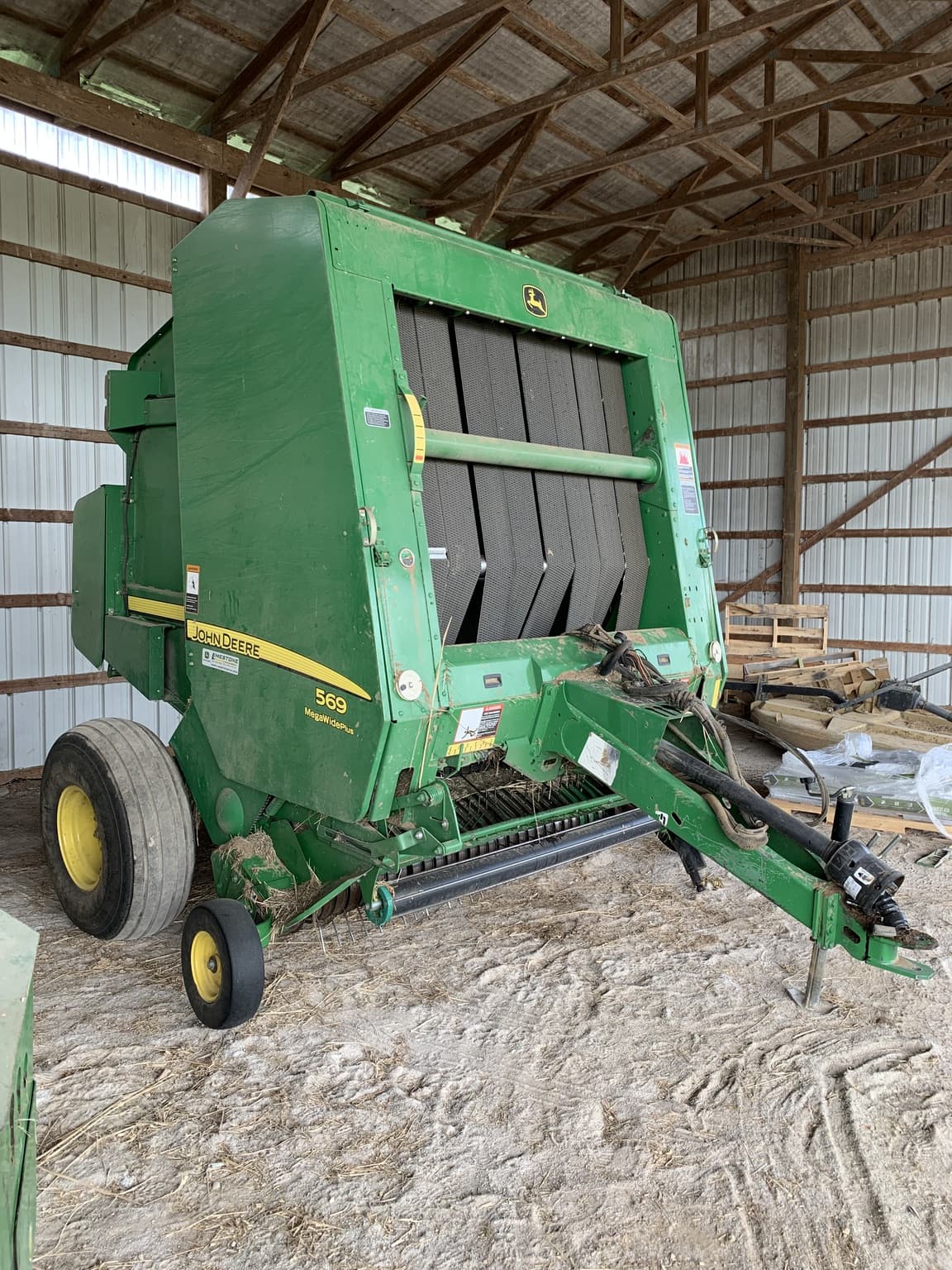 2013 John Deere 569 Image
