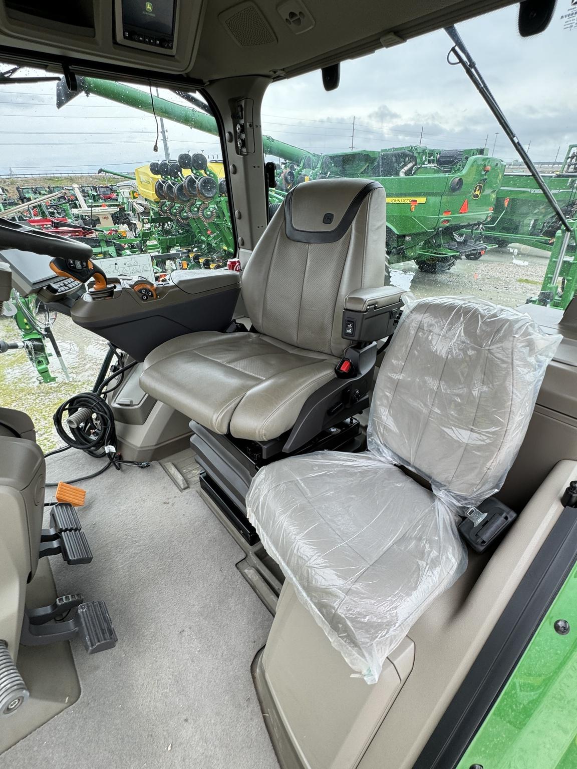 2020 John Deere 8RX 370