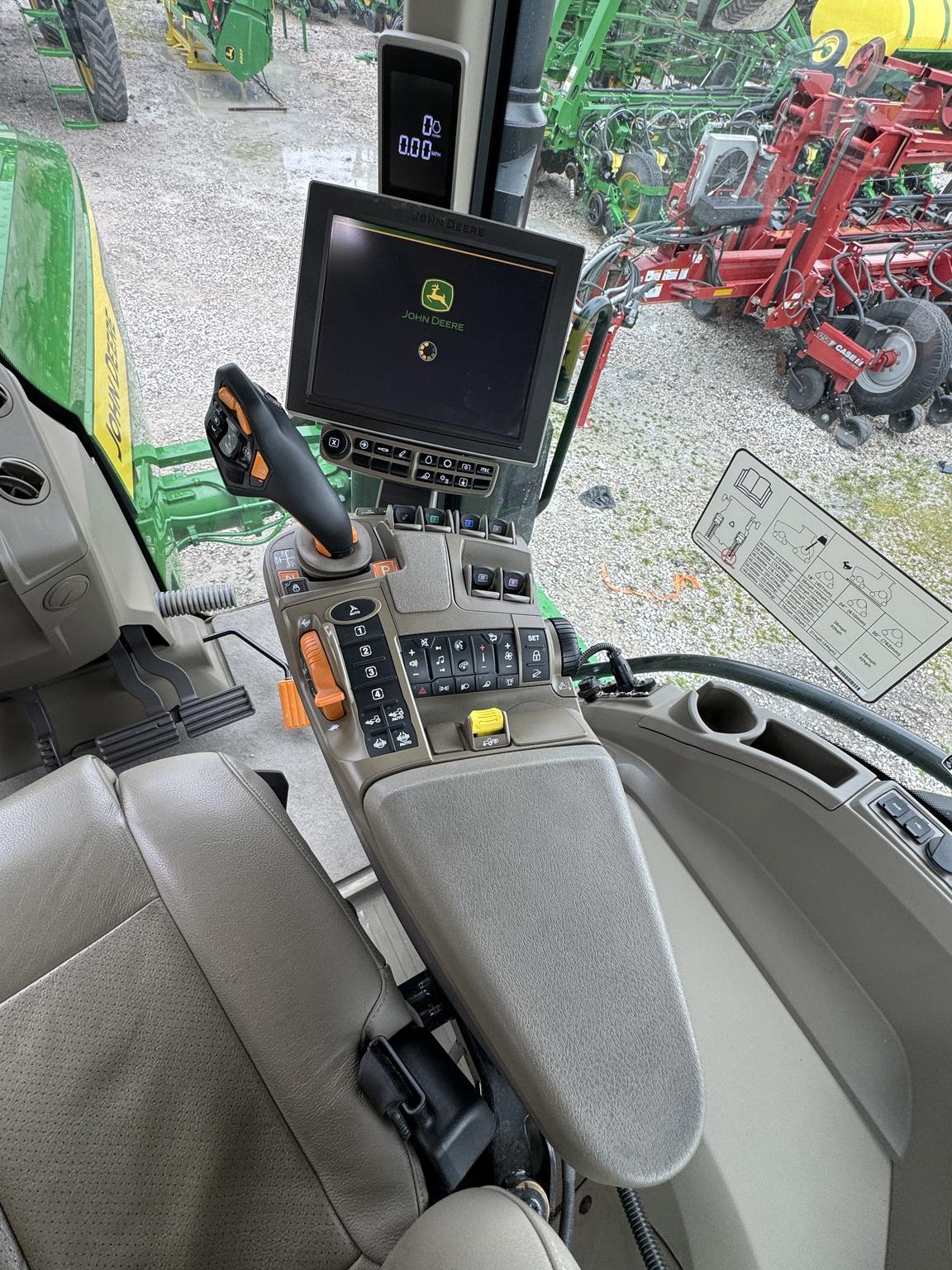 2020 John Deere 8RX 370