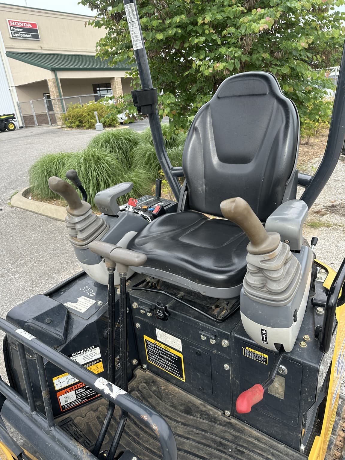 2022 John Deere 17G Image