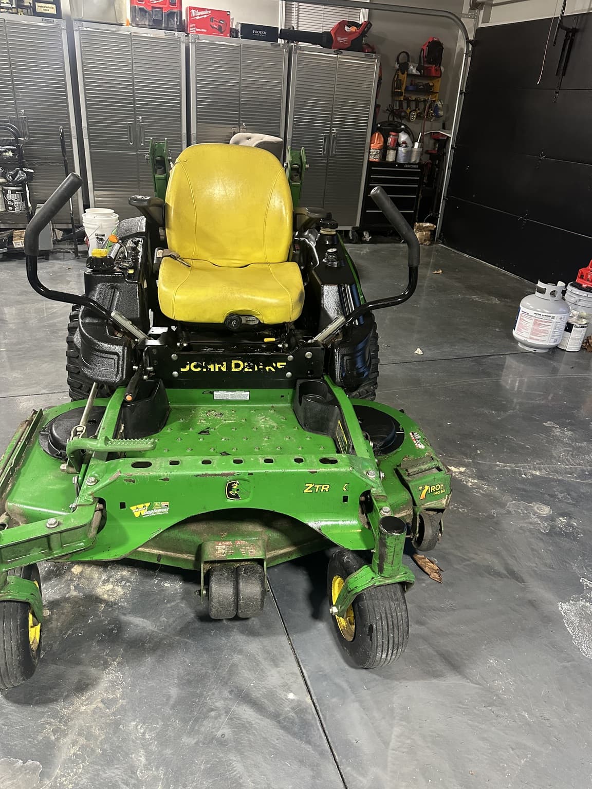 2016 John Deere Z930M Image