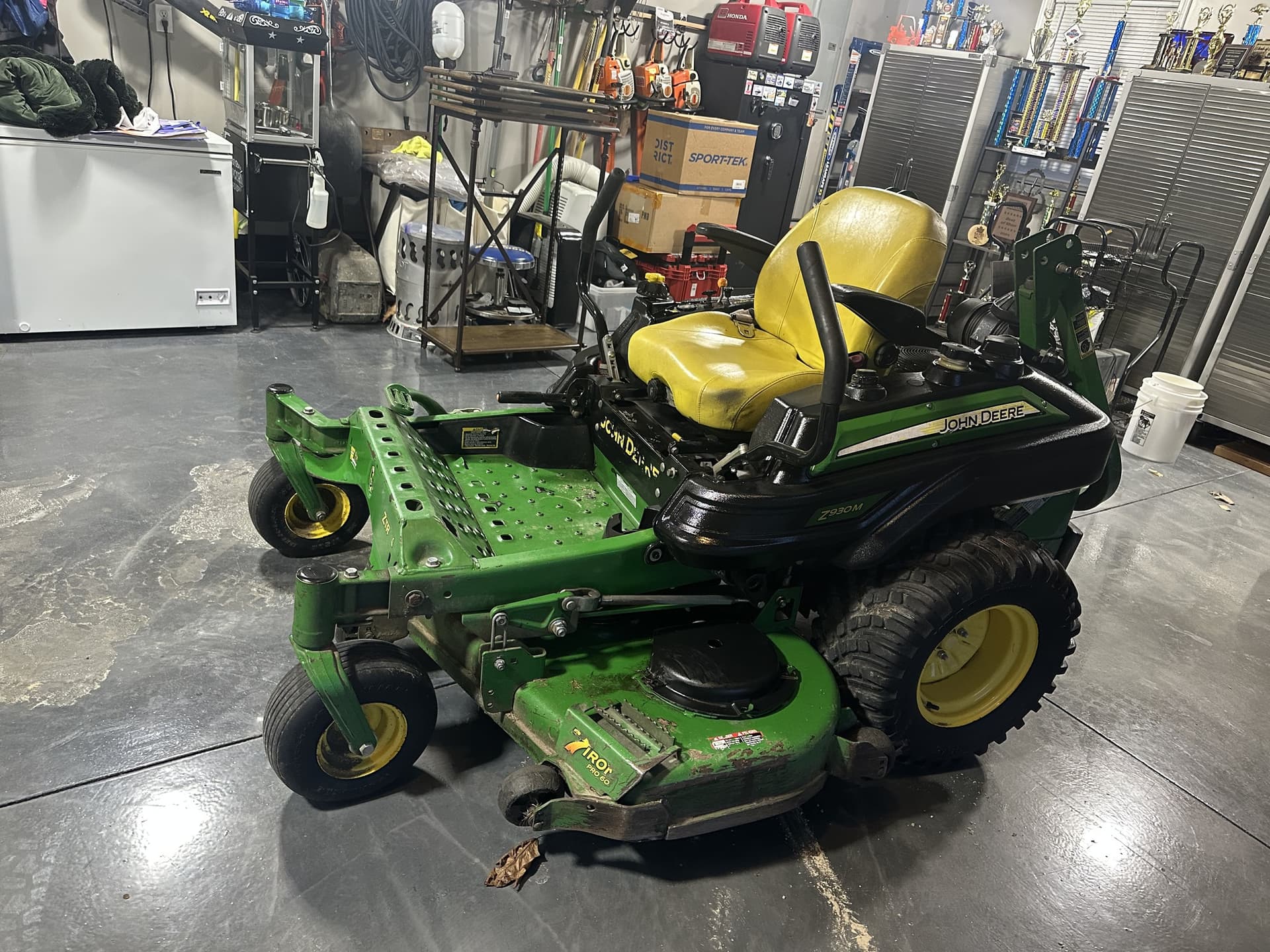 2016 John Deere Z930M Image
