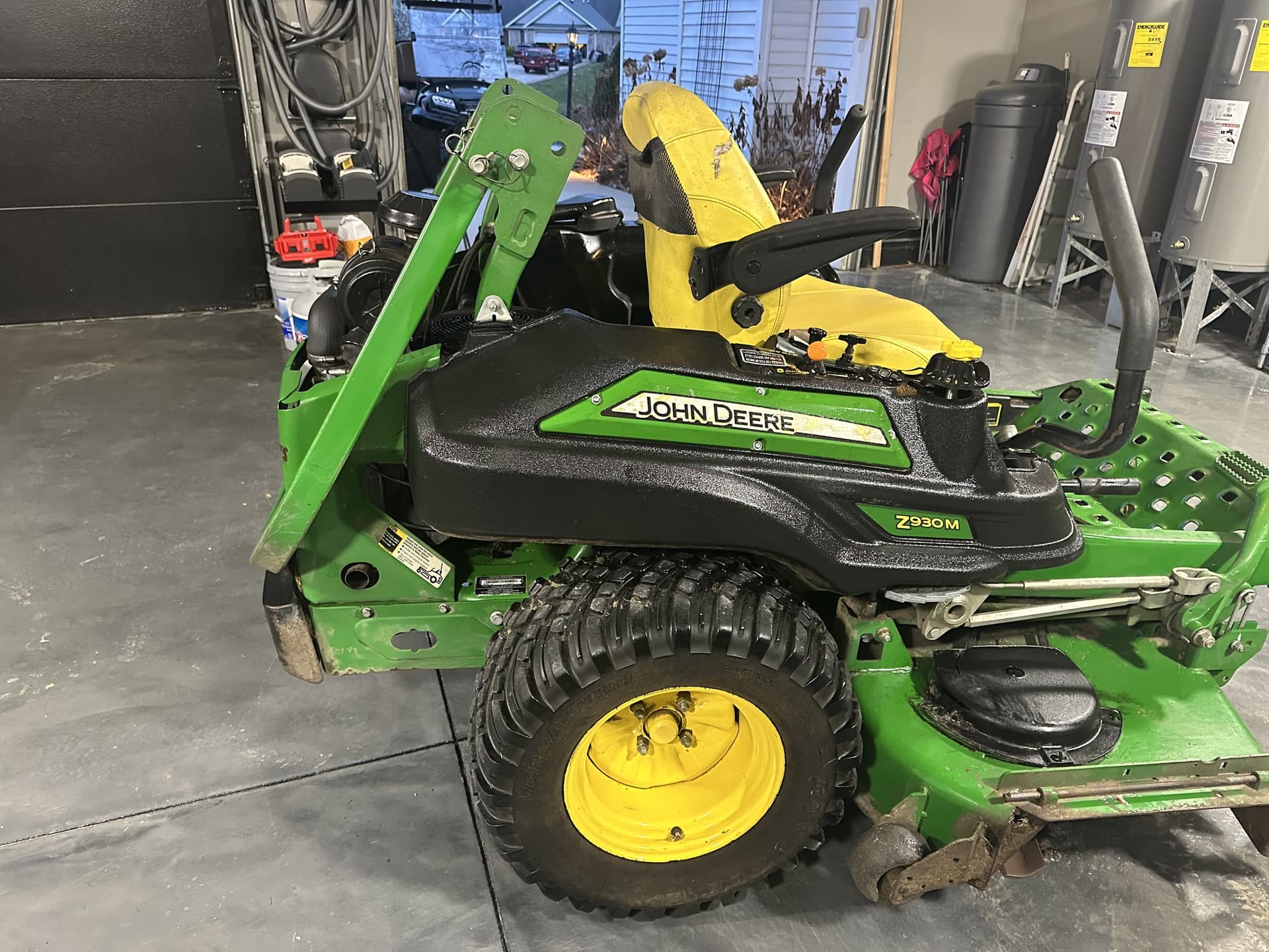 2016 John Deere Z930M Image