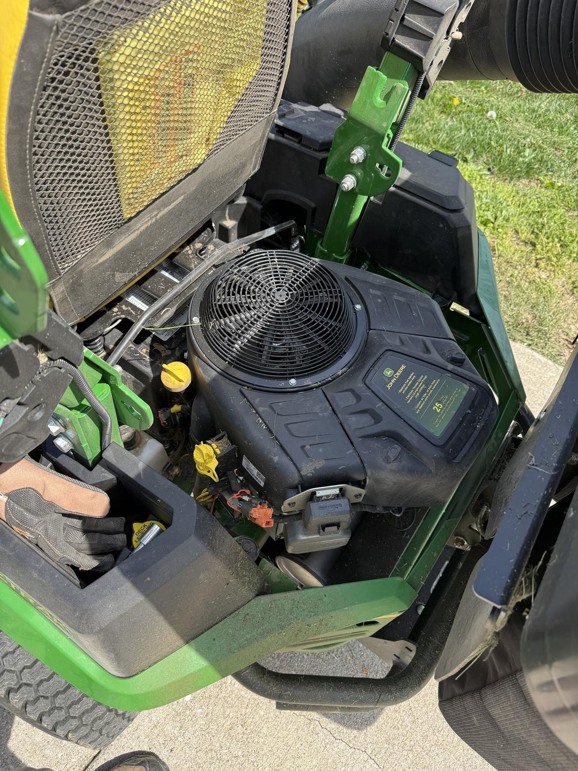 2021 John Deere Z545R Image
