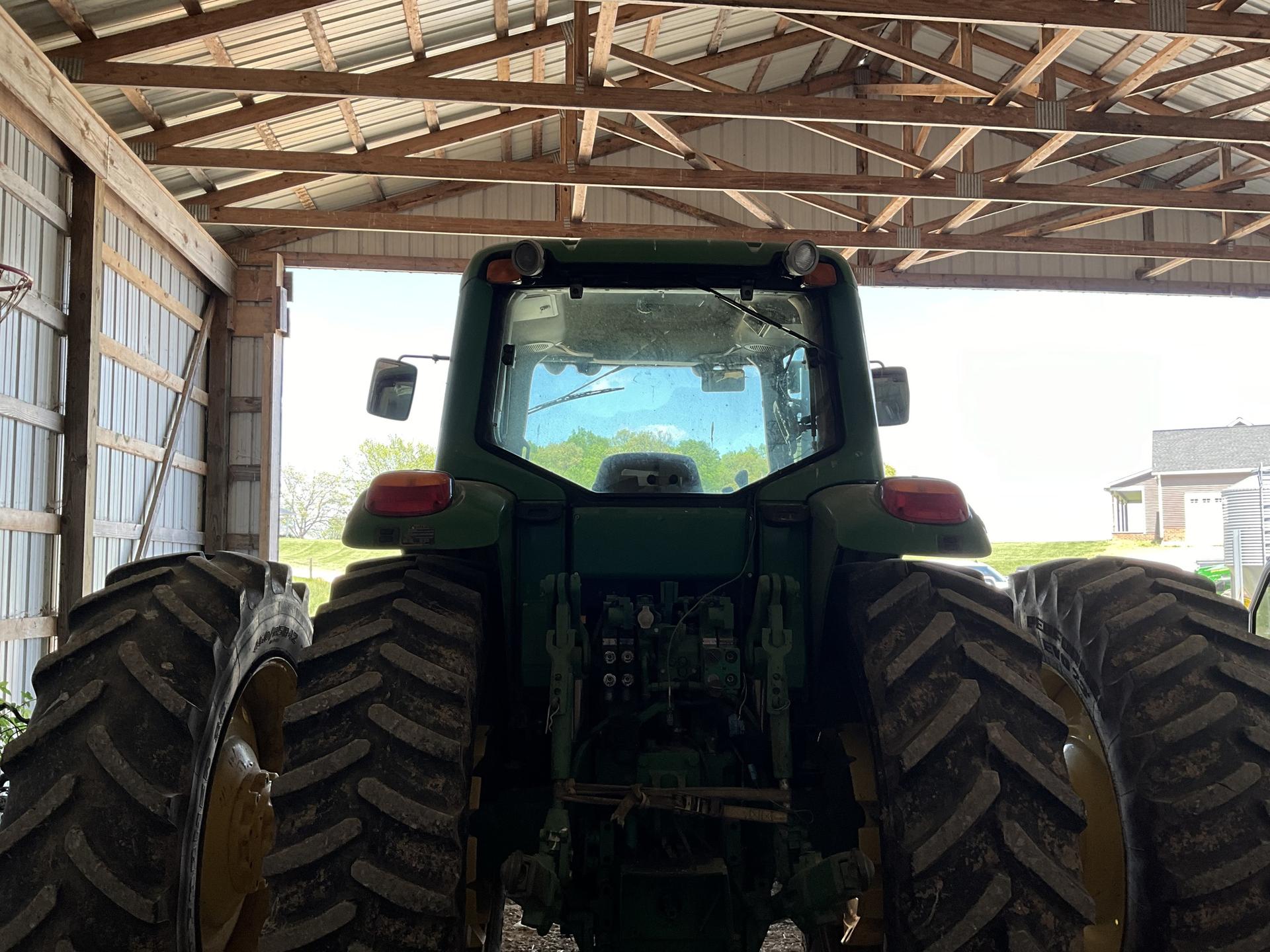 2012 John Deere 7330