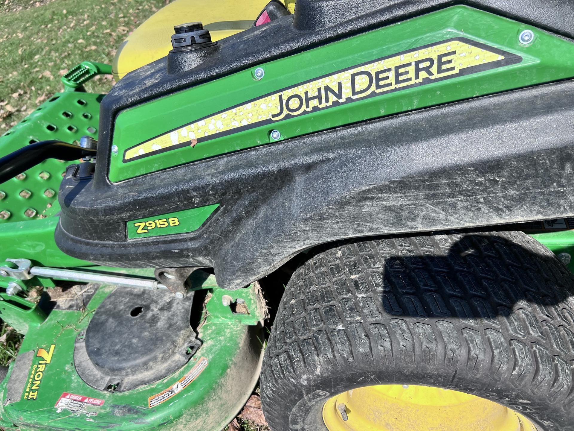 2016 John Deere Z915B