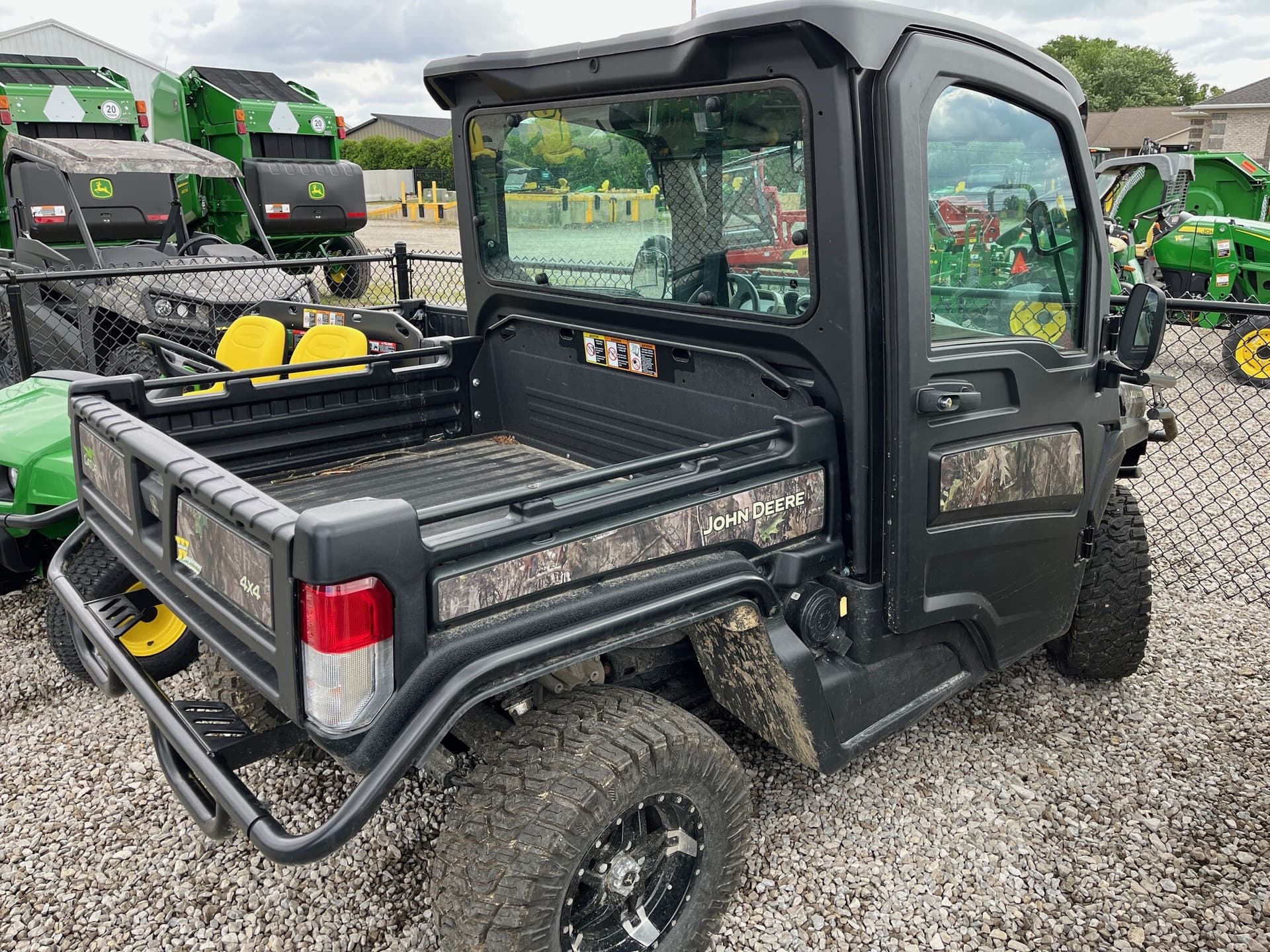 2024 John Deere XUV 835R Image