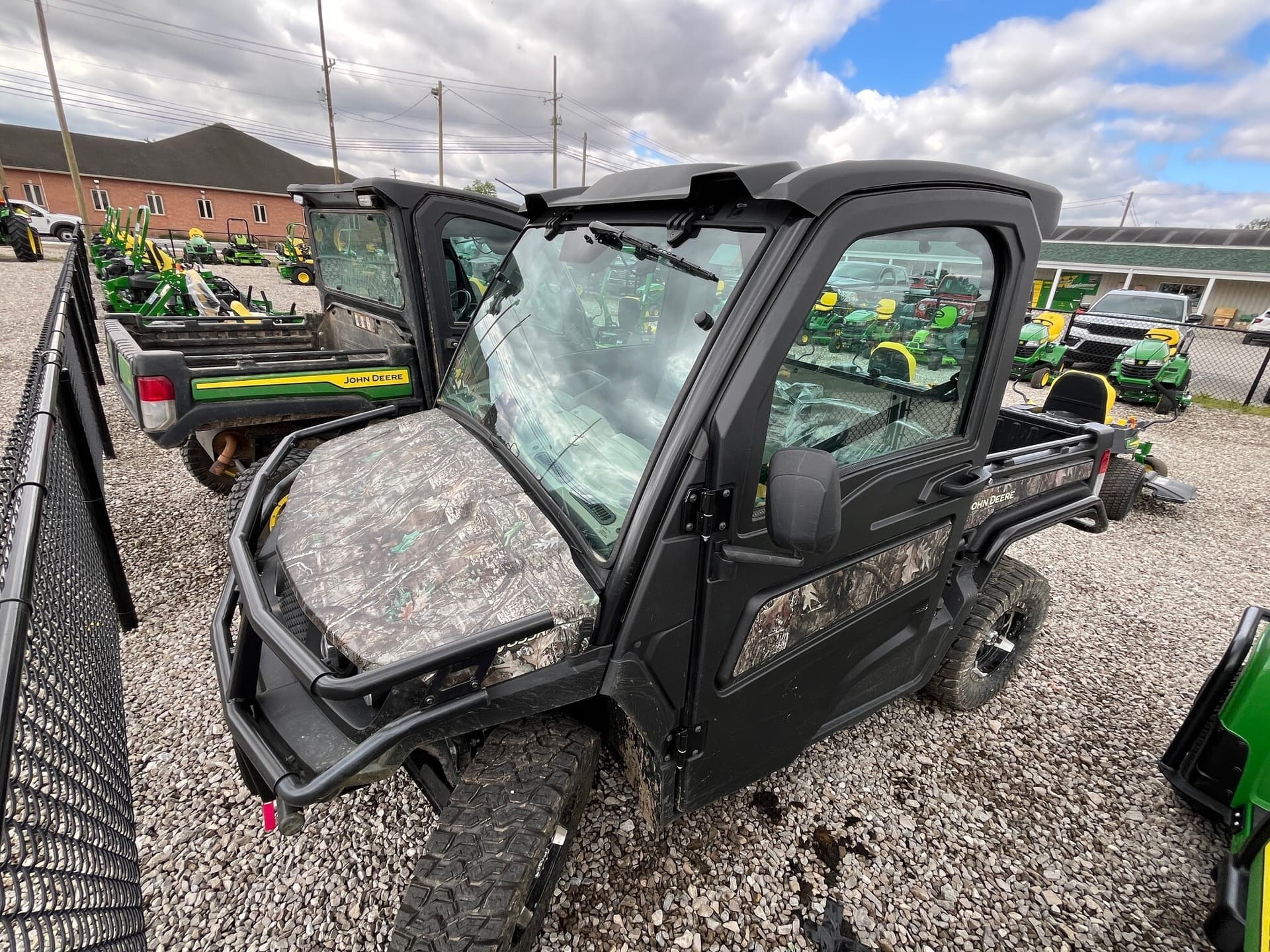 2024 John Deere XUV 835R Image