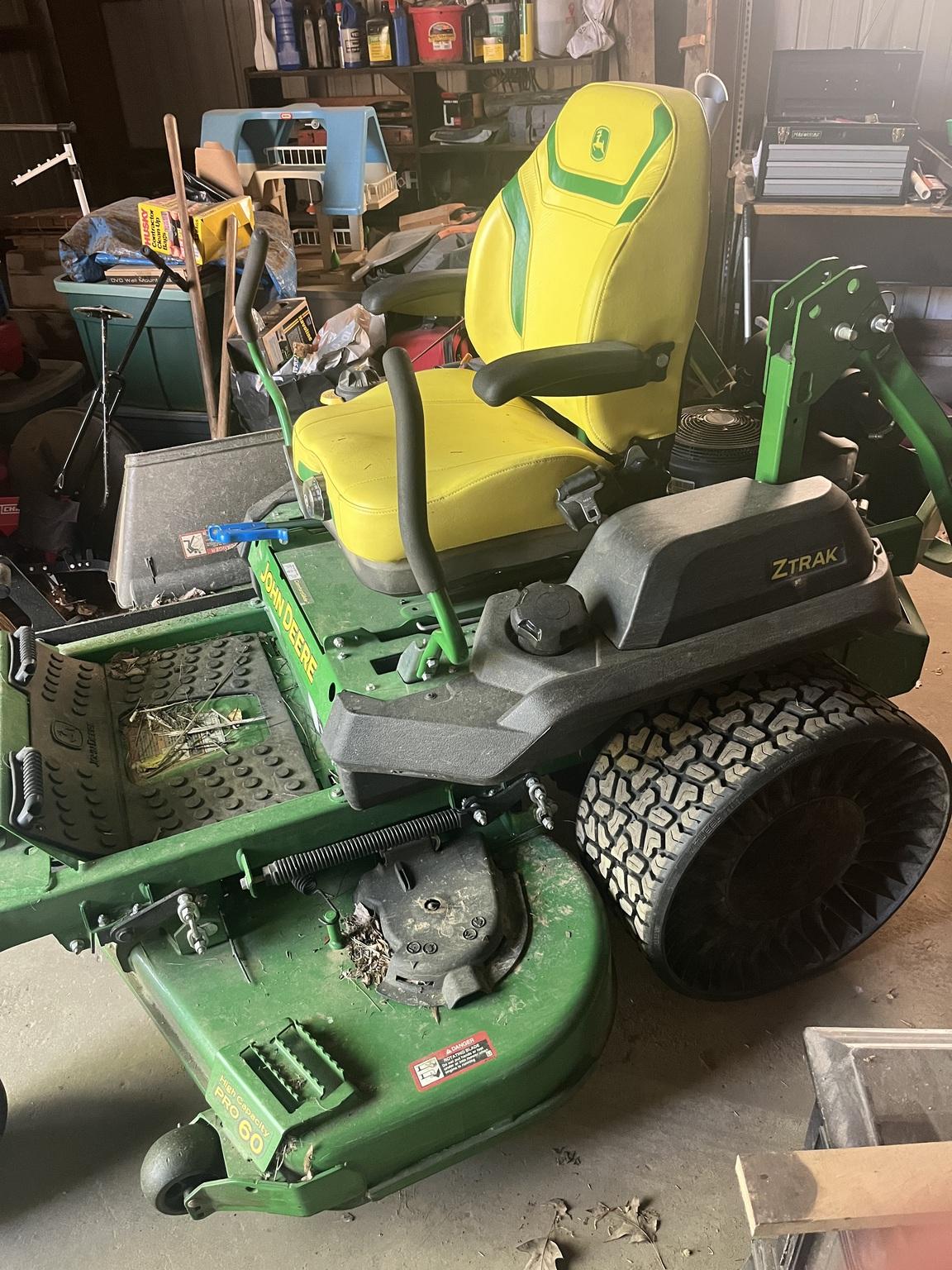 2023 John Deere Z740R Image