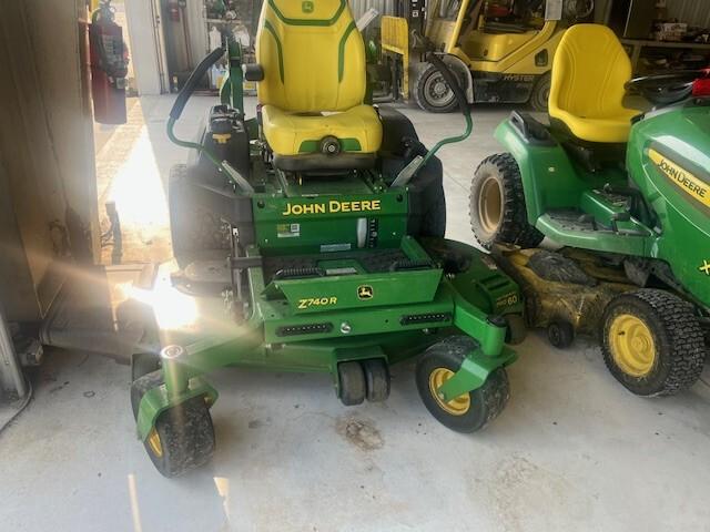 2023 John Deere Z740R Image
