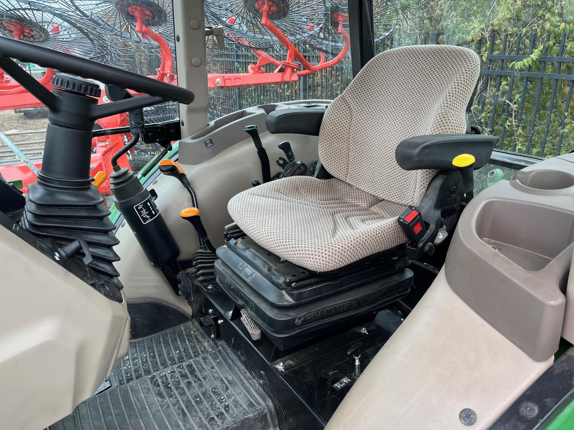 2016 John Deere 5055E Image