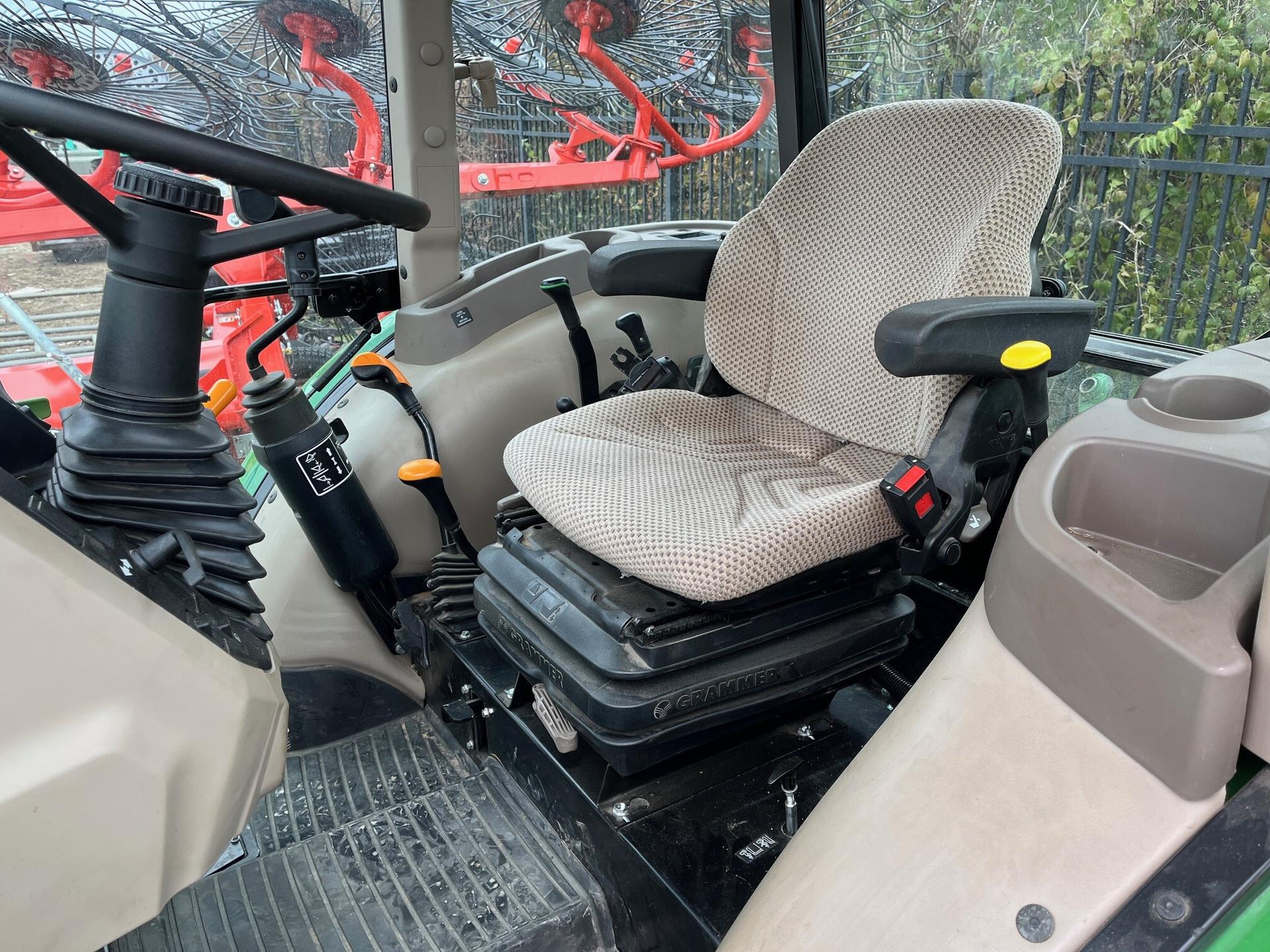 2016 John Deere 5055E