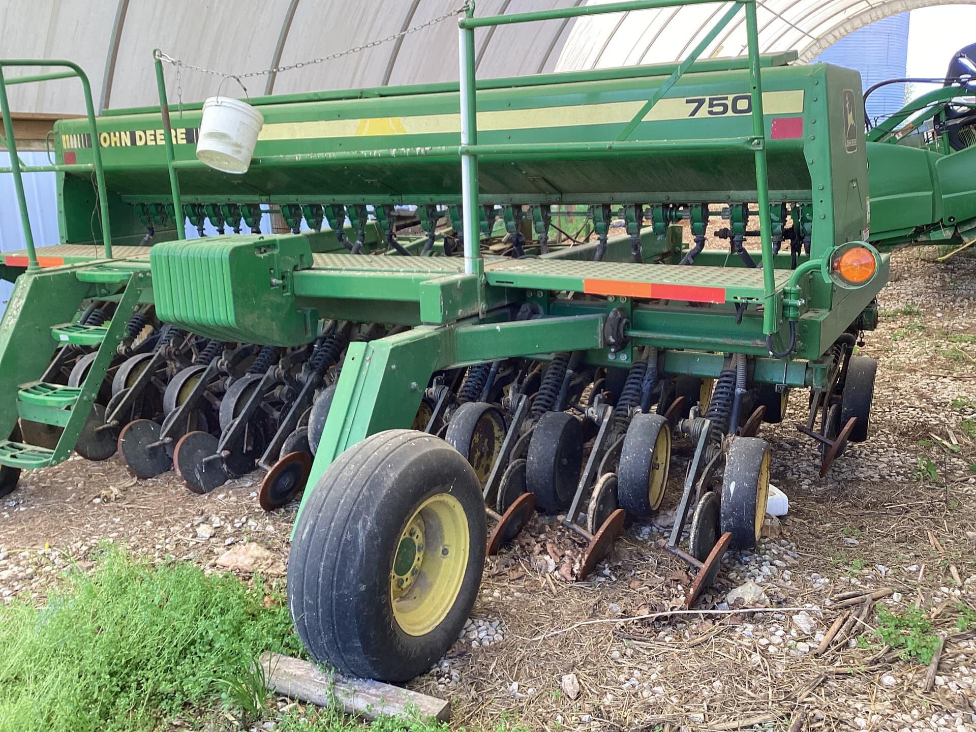 1991 John Deere 750 Image