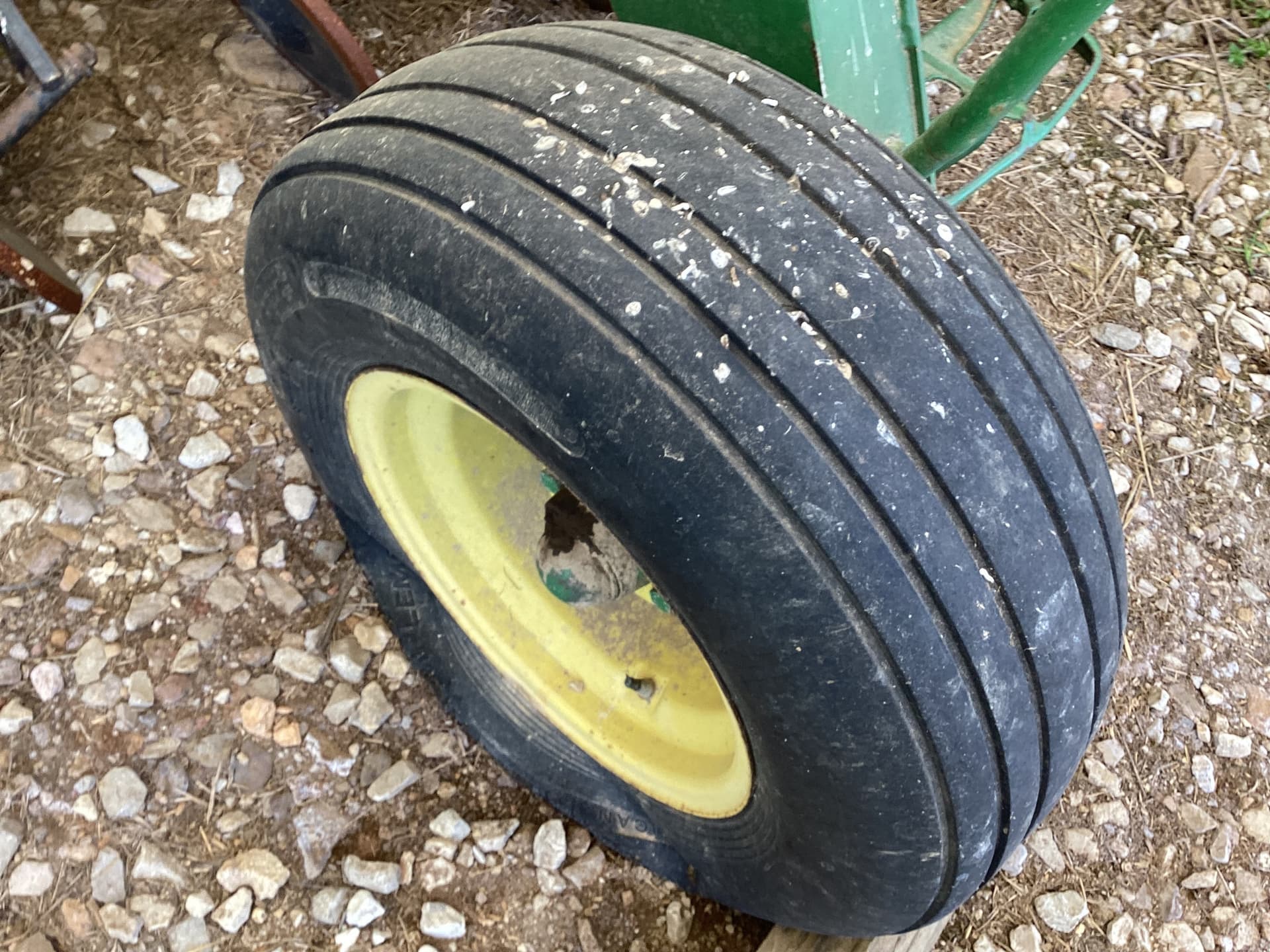 1991 John Deere 750 Image