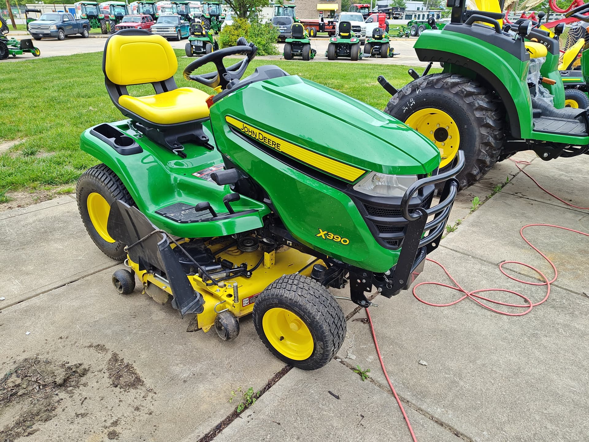 2019 John Deere X390 Image