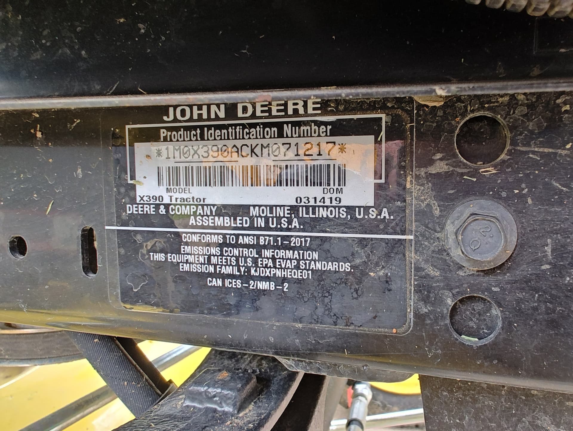 2019 John Deere X390 Image