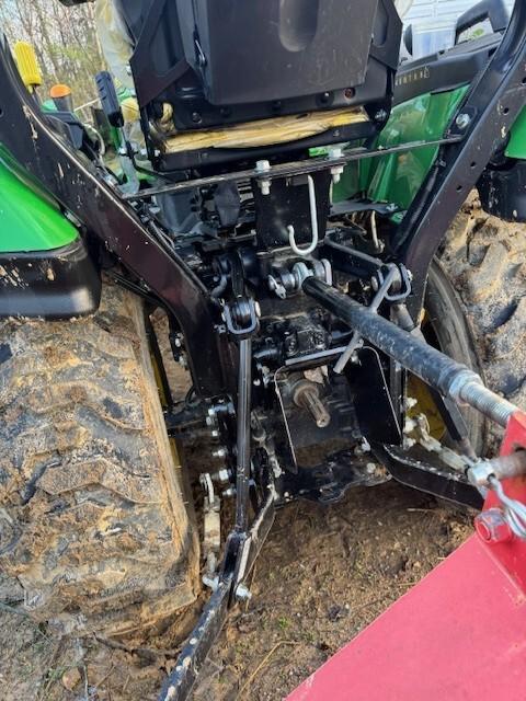 2022 John Deere 2025R Image