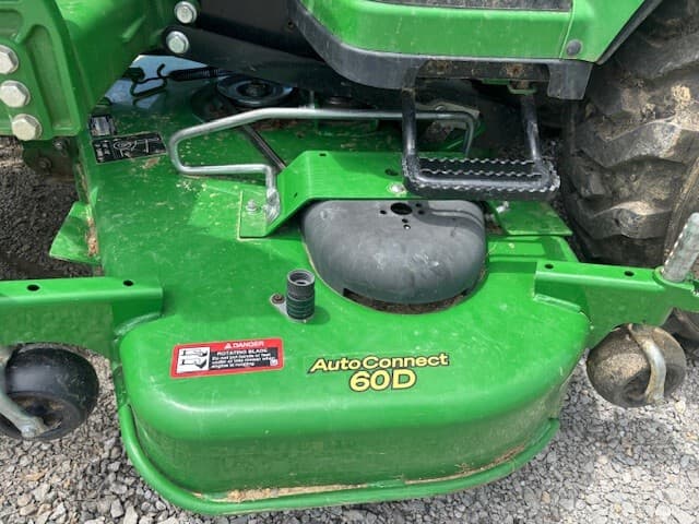 2022 John Deere 2025R Image
