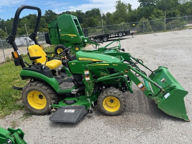 2022 John Deere 2025R Image