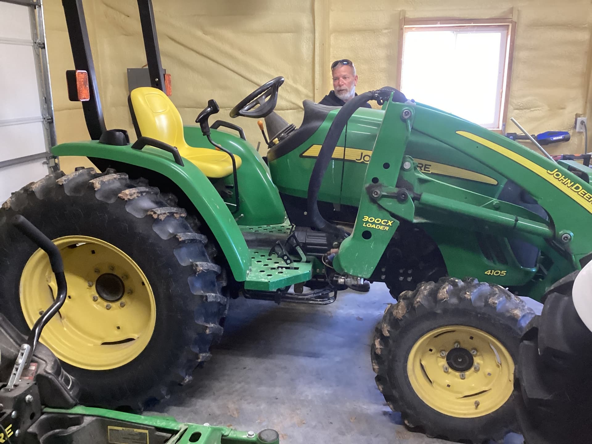 2012 John Deere 4105 Image