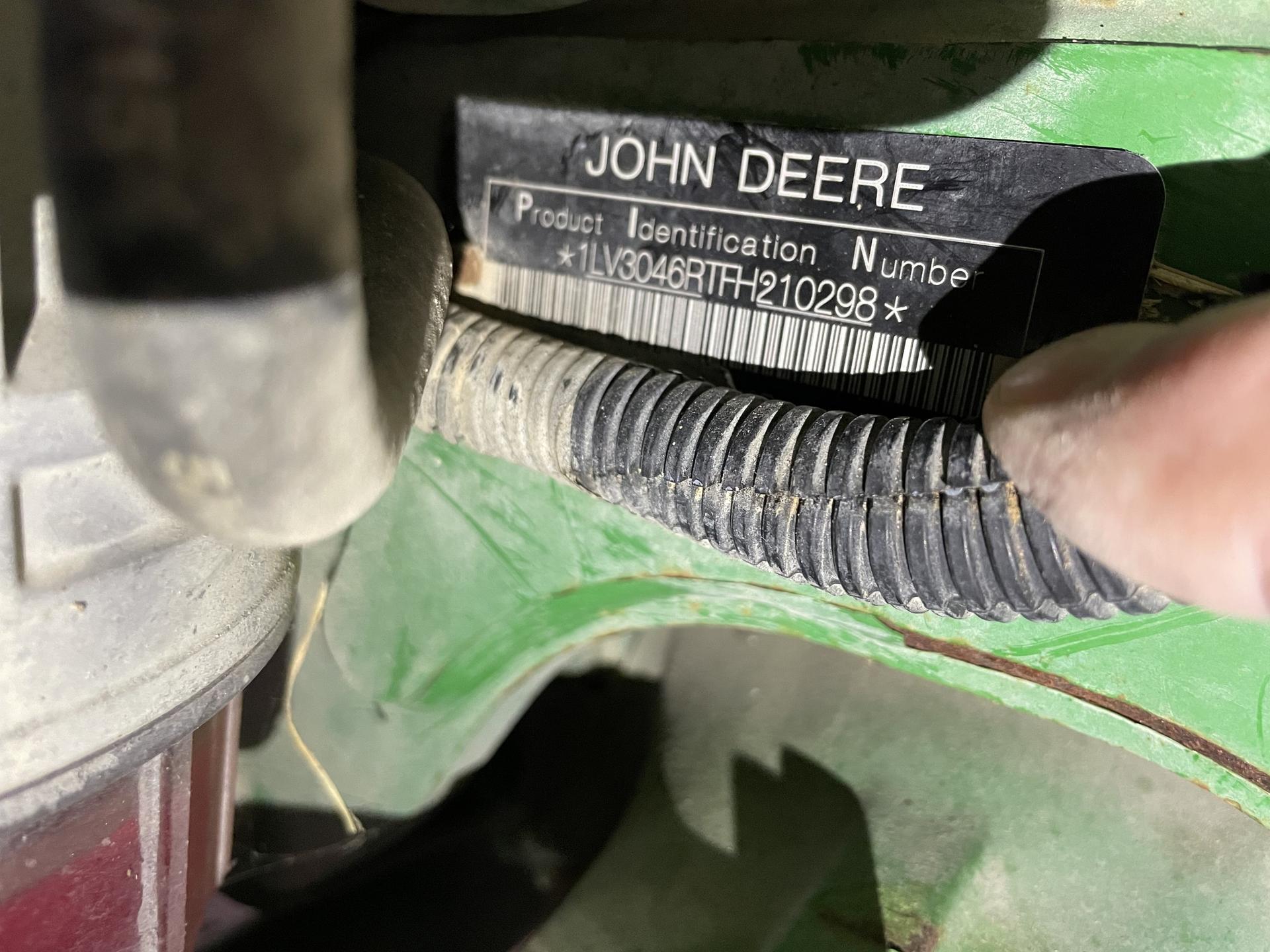 2015 John Deere 3046R Image