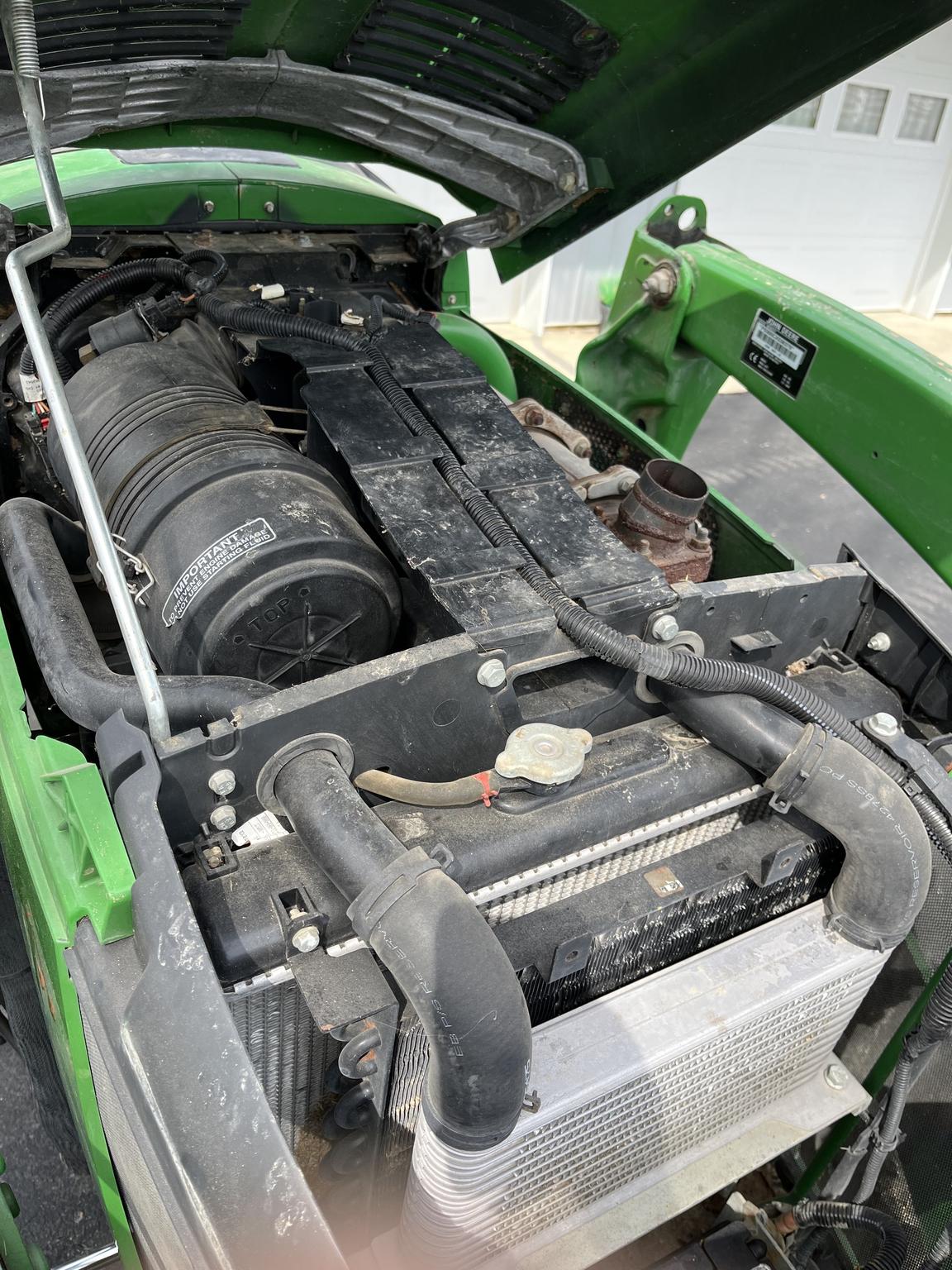 2015 John Deere 3046R Image