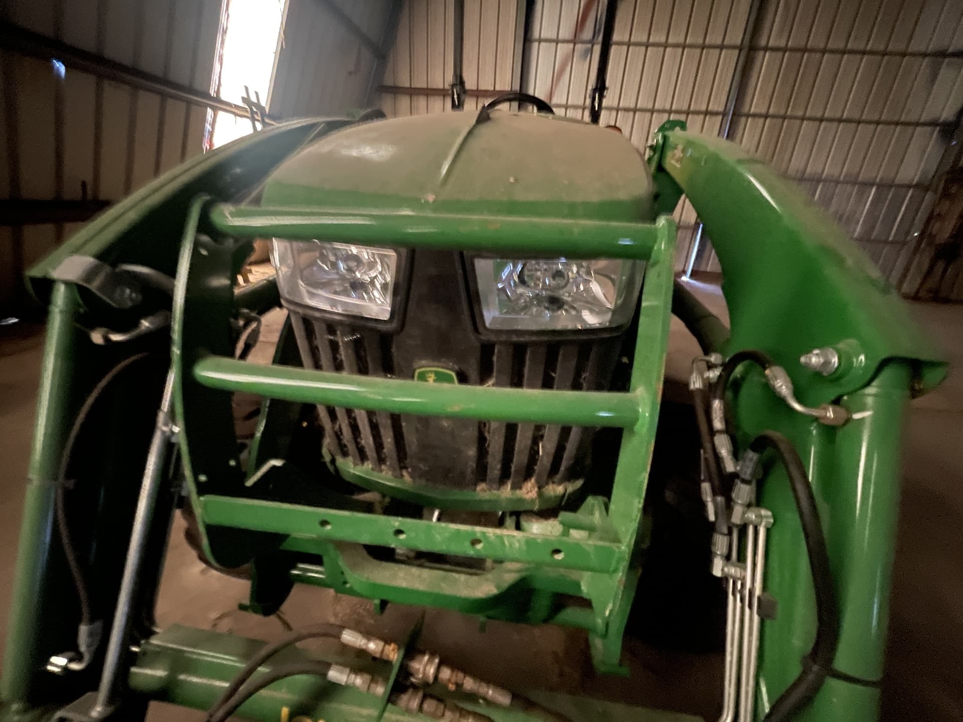 2022 John Deere 3033R Image