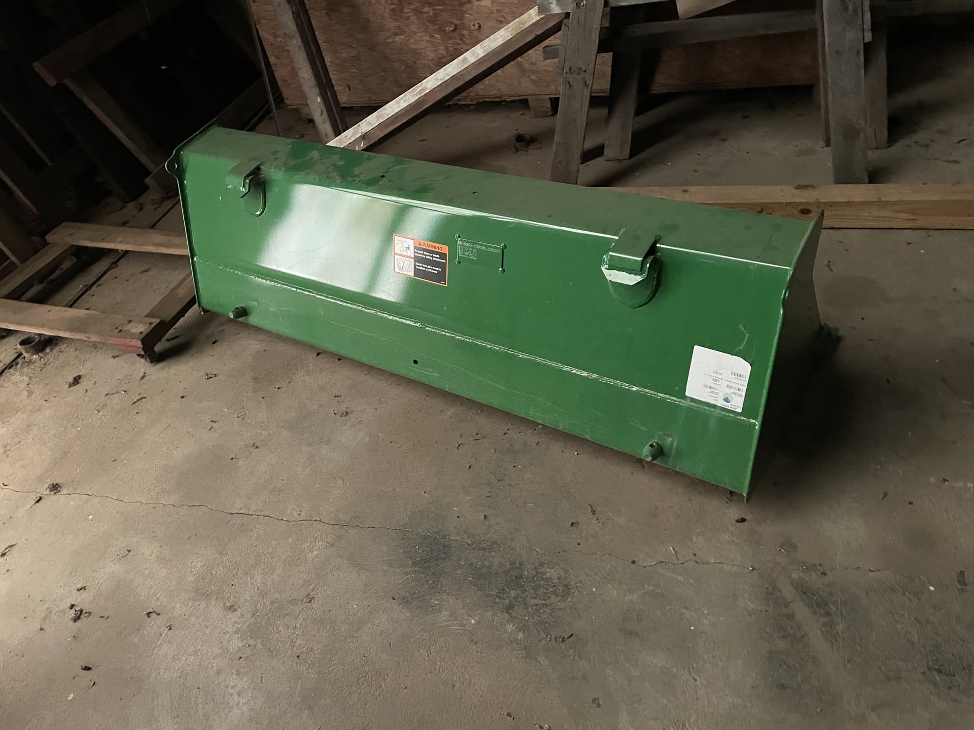 2022 John Deere 3033R Image