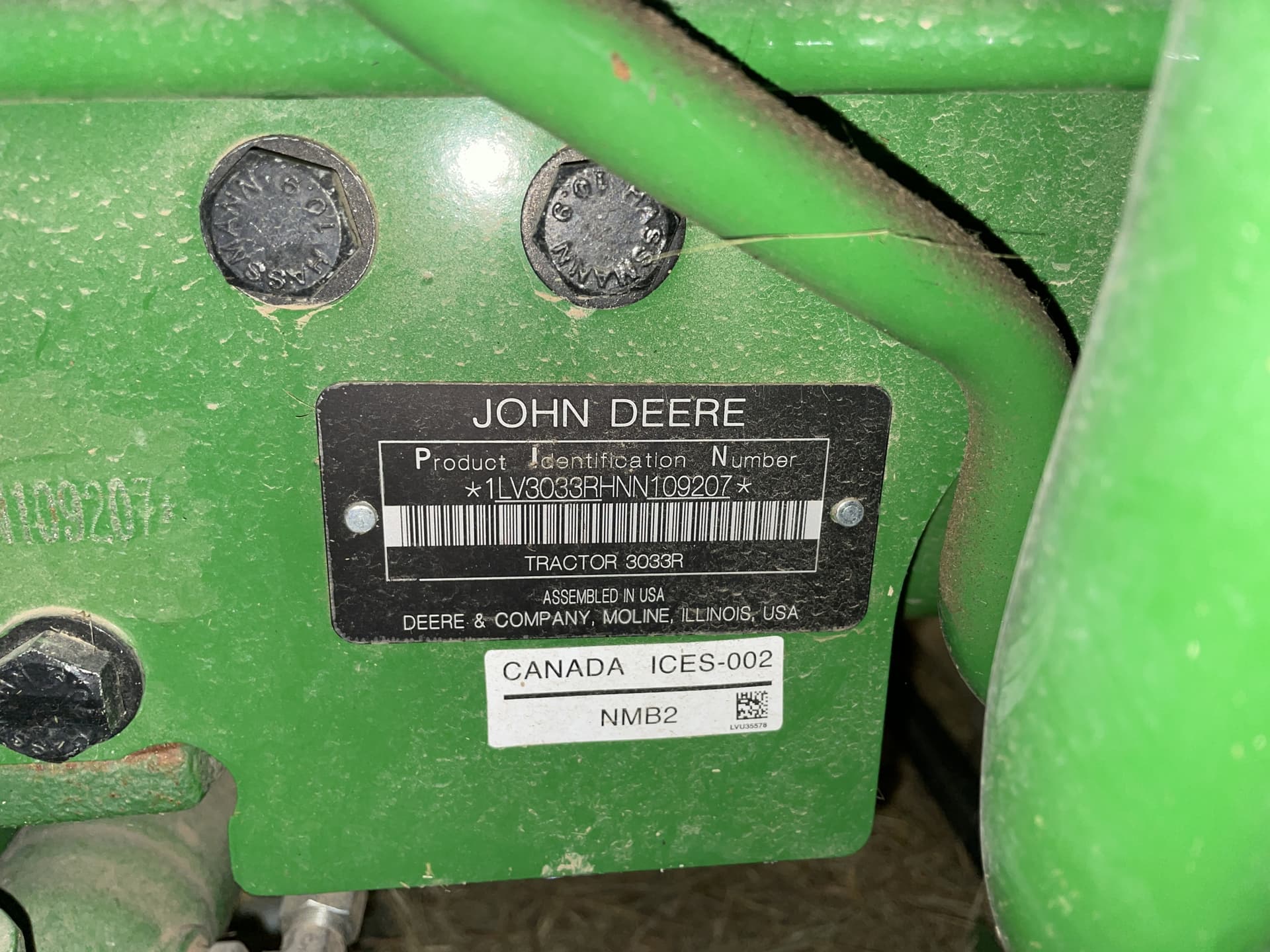 2022 John Deere 3033R Image