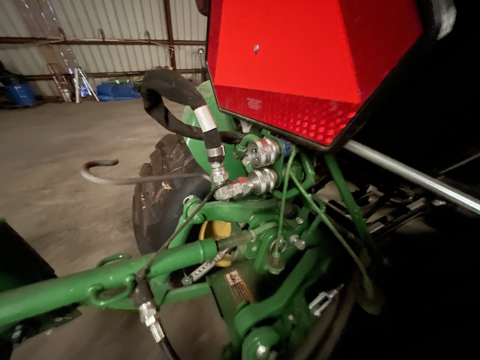 2022 John Deere 3033R Image
