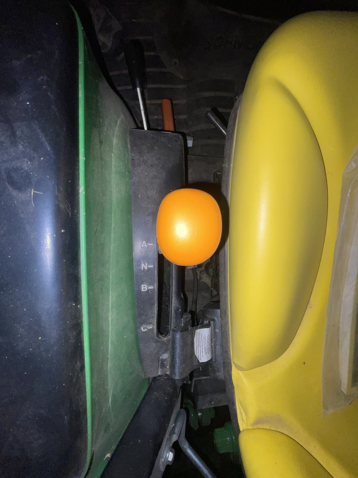 2022 John Deere 3033R Image