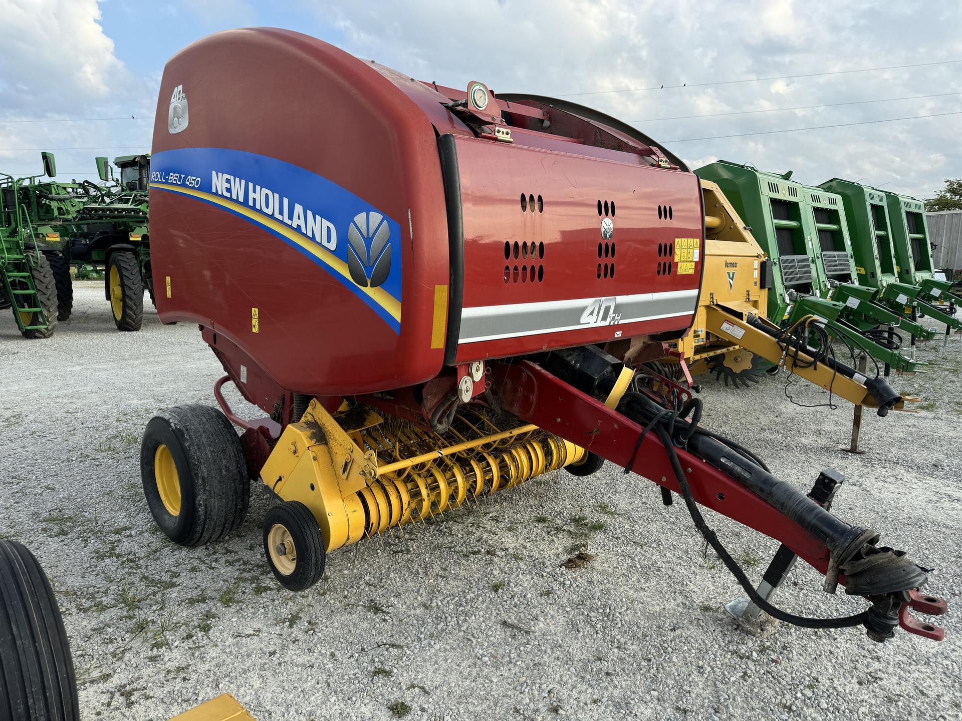 2015 New Holland Rollbelt 450