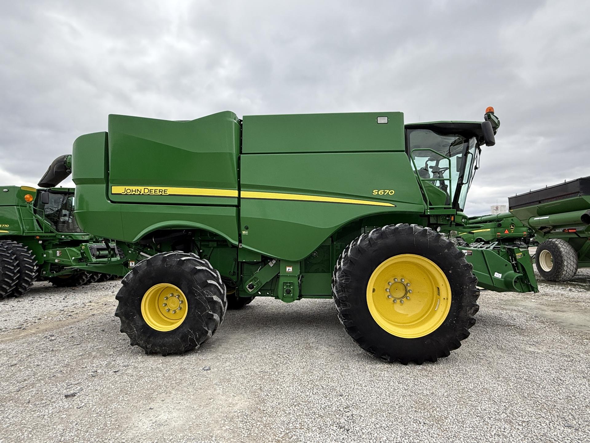 2015 John Deere S670