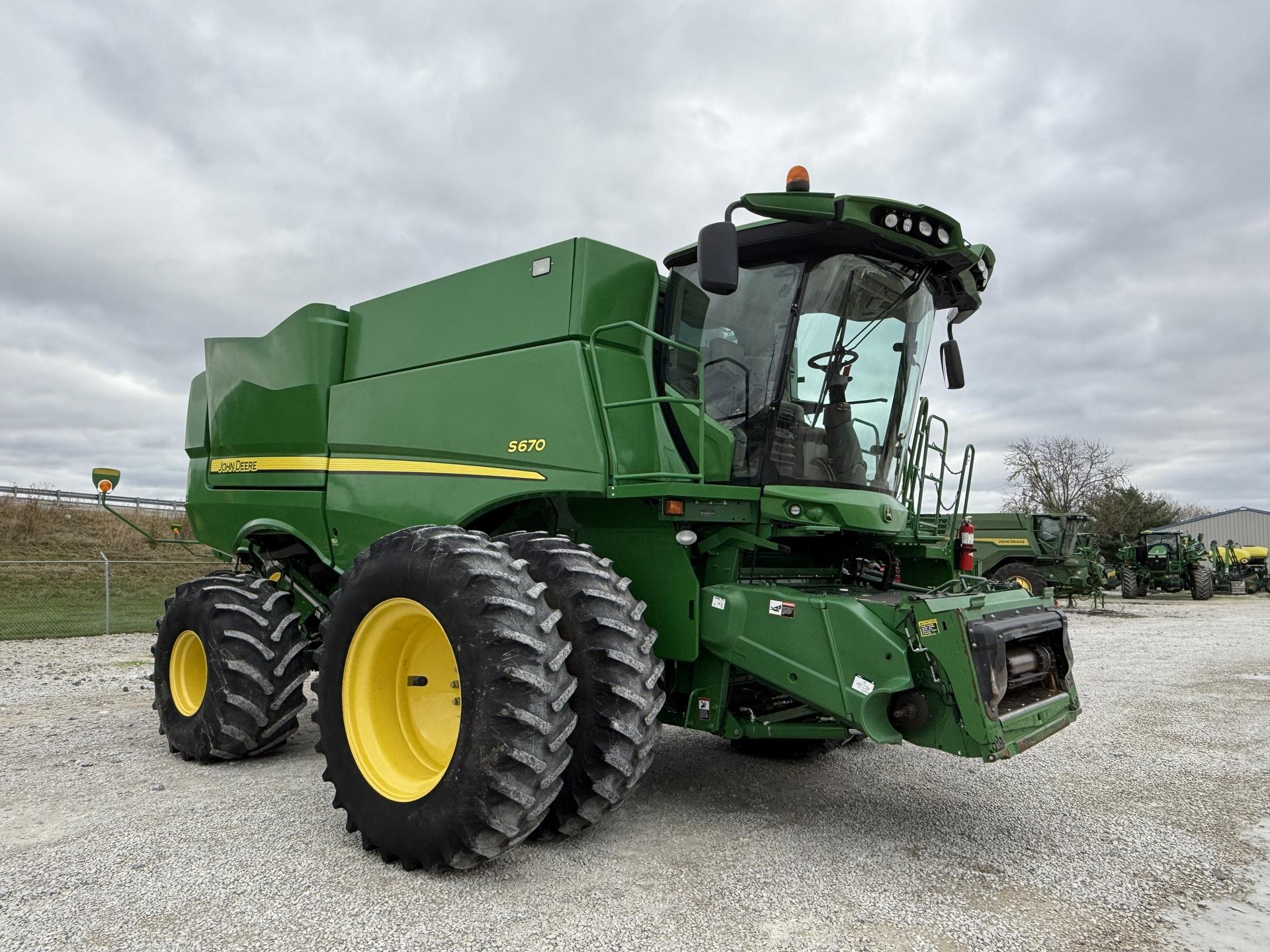 2015 John Deere S670