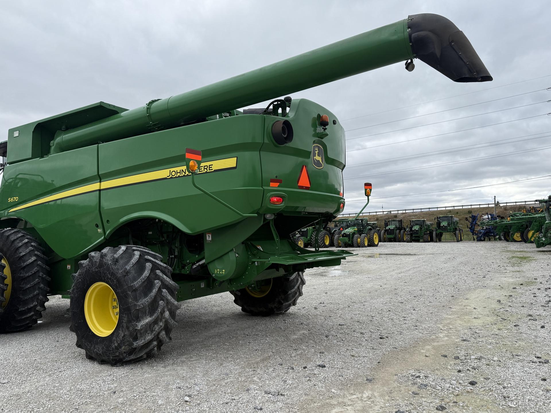 2015 John Deere S670