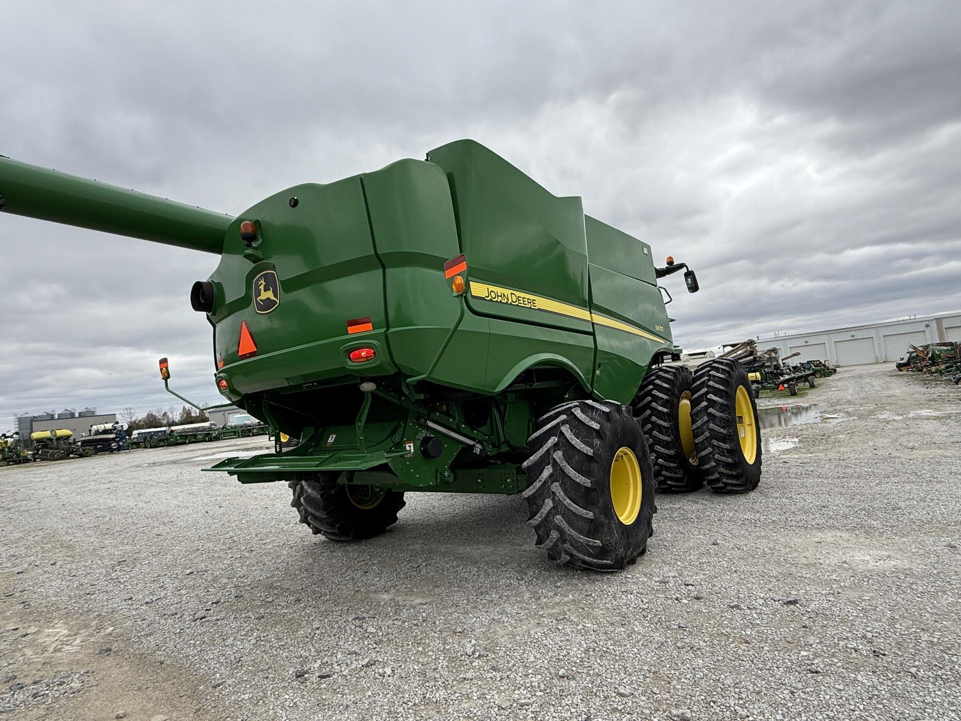 2015 John Deere S670