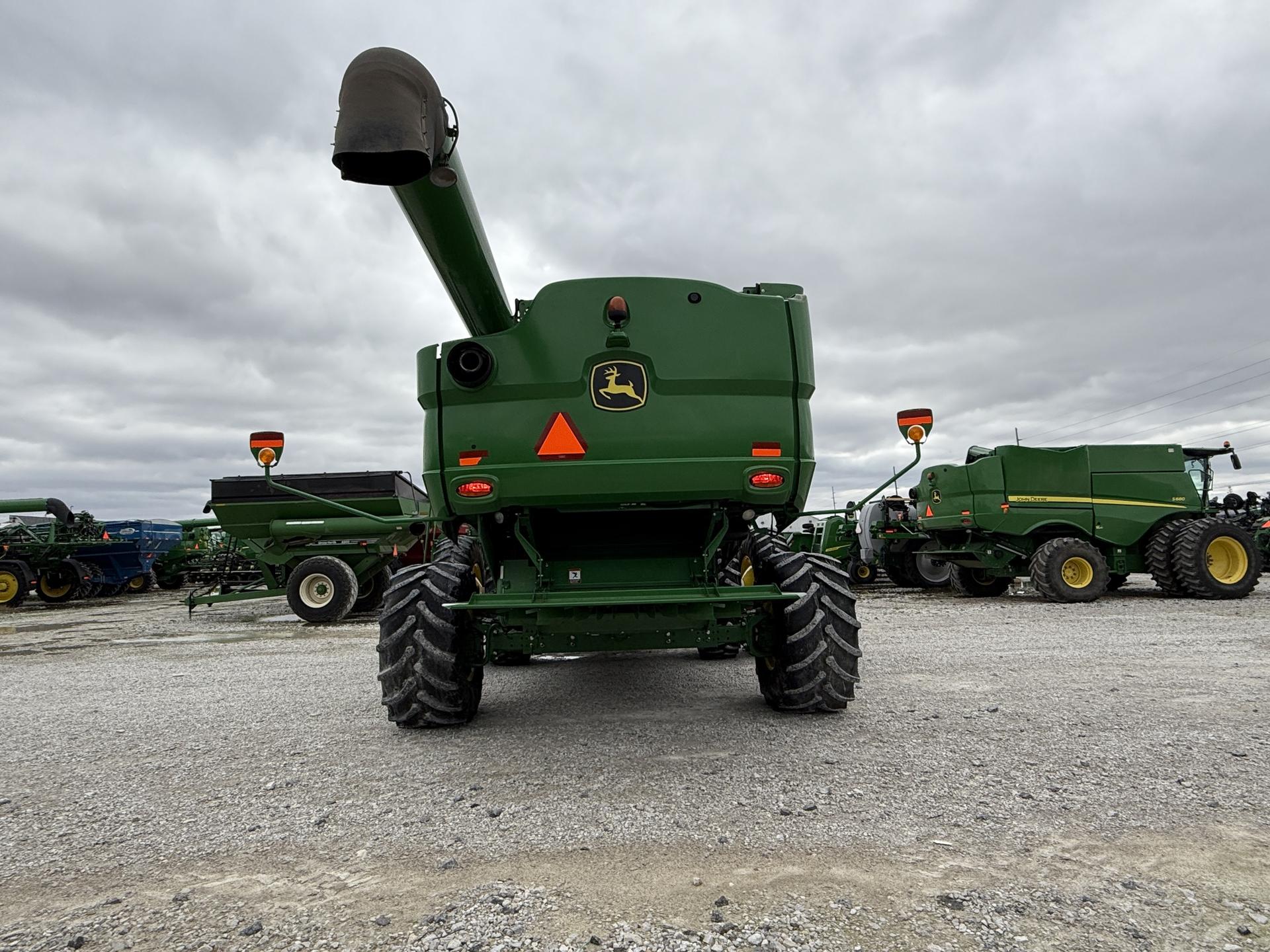 2015 John Deere S670