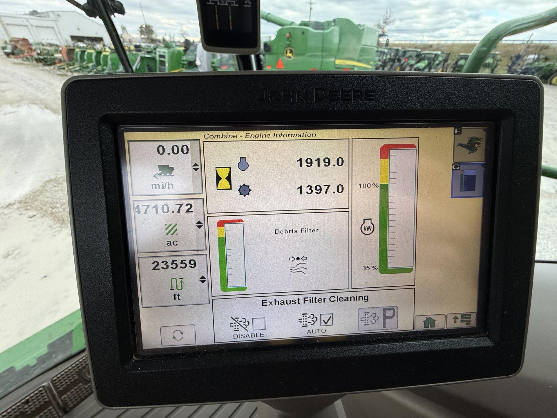 2015 John Deere S670