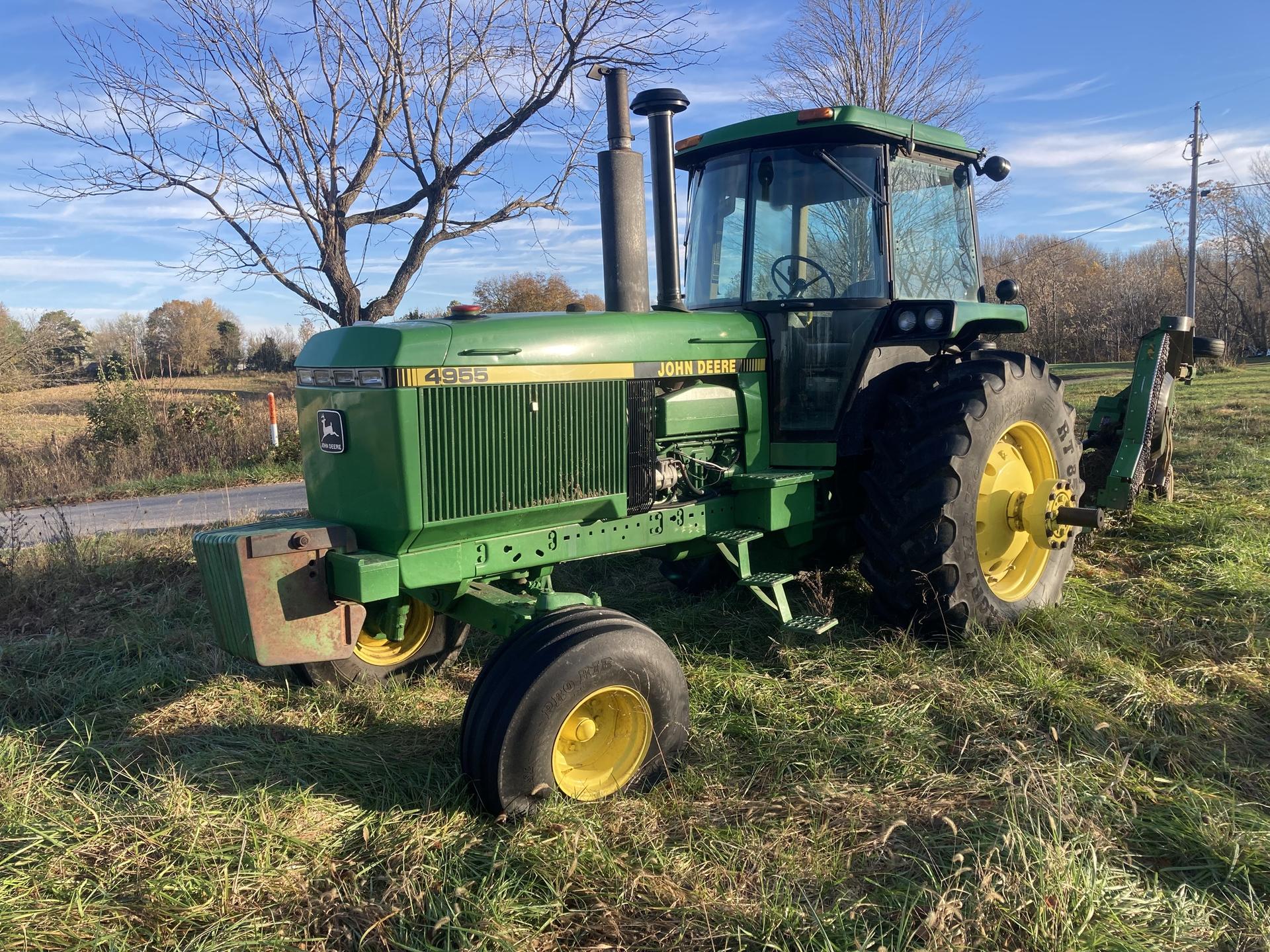 1990 John Deere 4955 Image