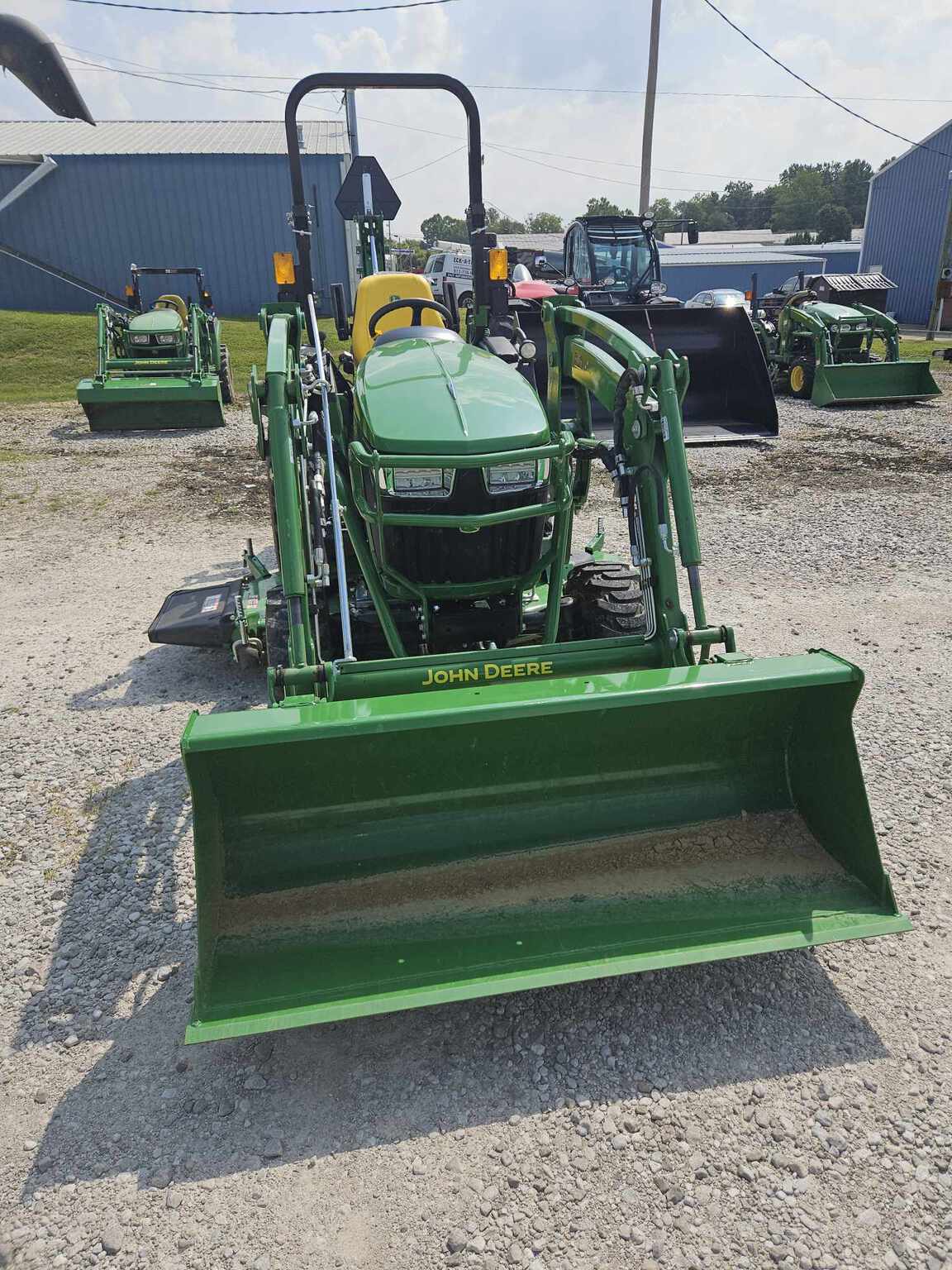 2024 John Deere 2032R Image