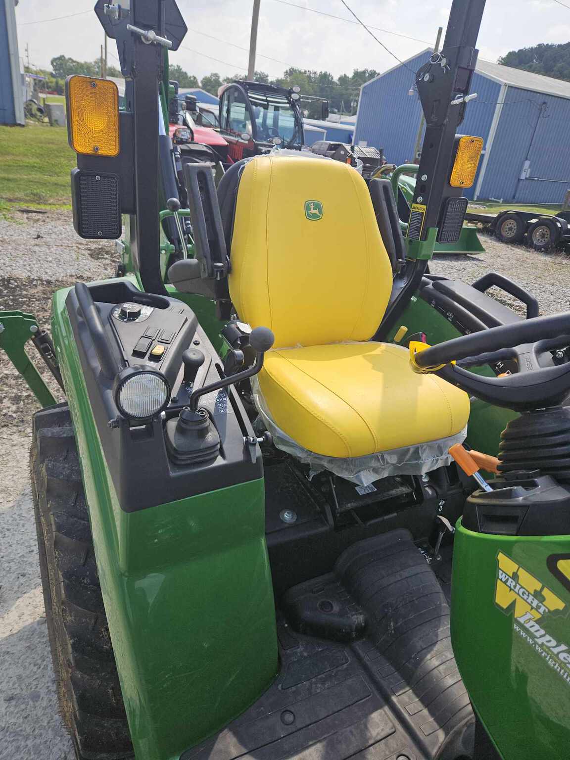 2024 John Deere 2032R Image
