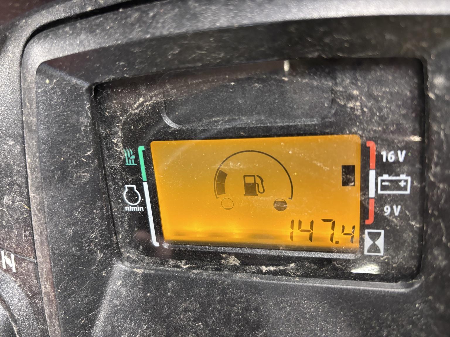 2019 John Deere X370 Image