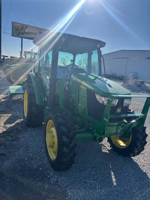 2022 John Deere 5075E Image