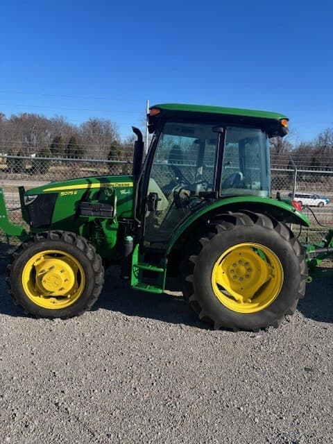 2022 John Deere 5075E Image