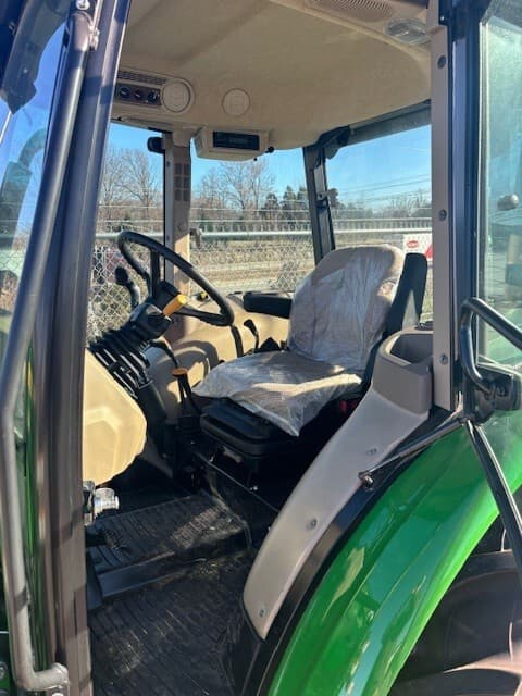 2022 John Deere 5075E Image