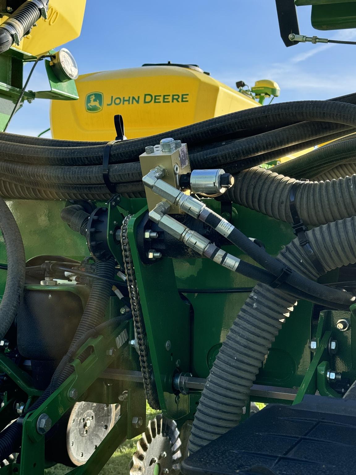 2024 John Deere 1775NT Image